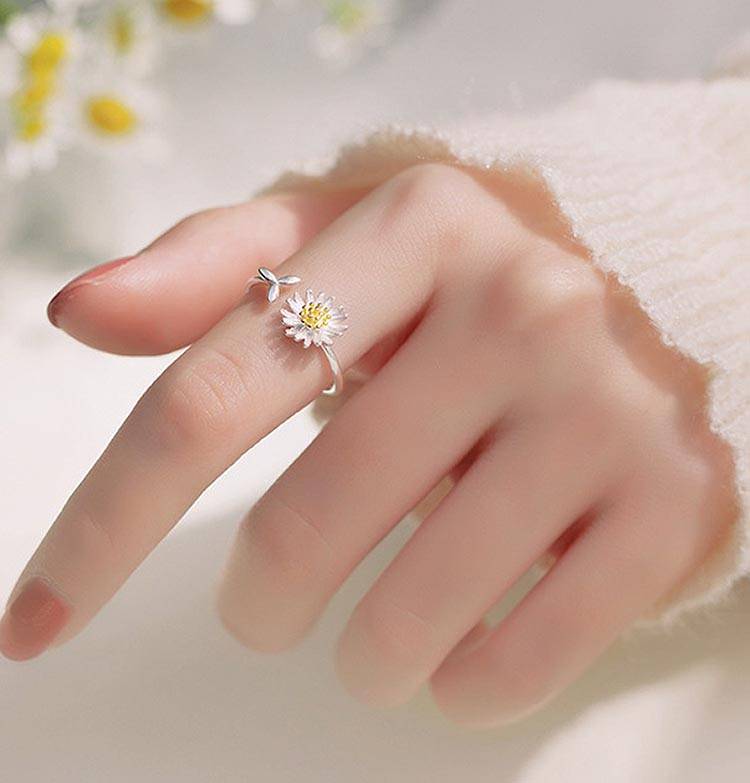 Dainty Daisy Two Colour Ring, Fultons Jewellery